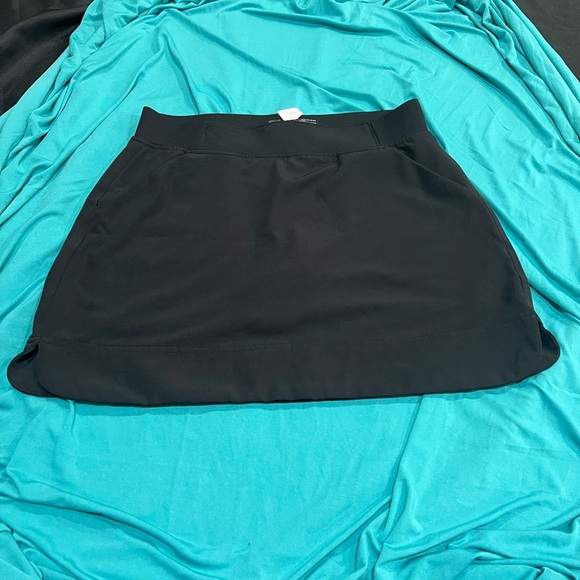 32 Degree Ladies Skort Black Size Small Like New - Picture 1 of 4